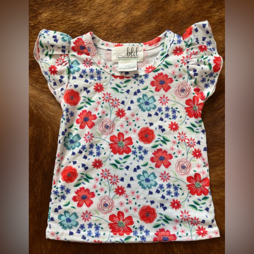 Floral flutter sleeve top